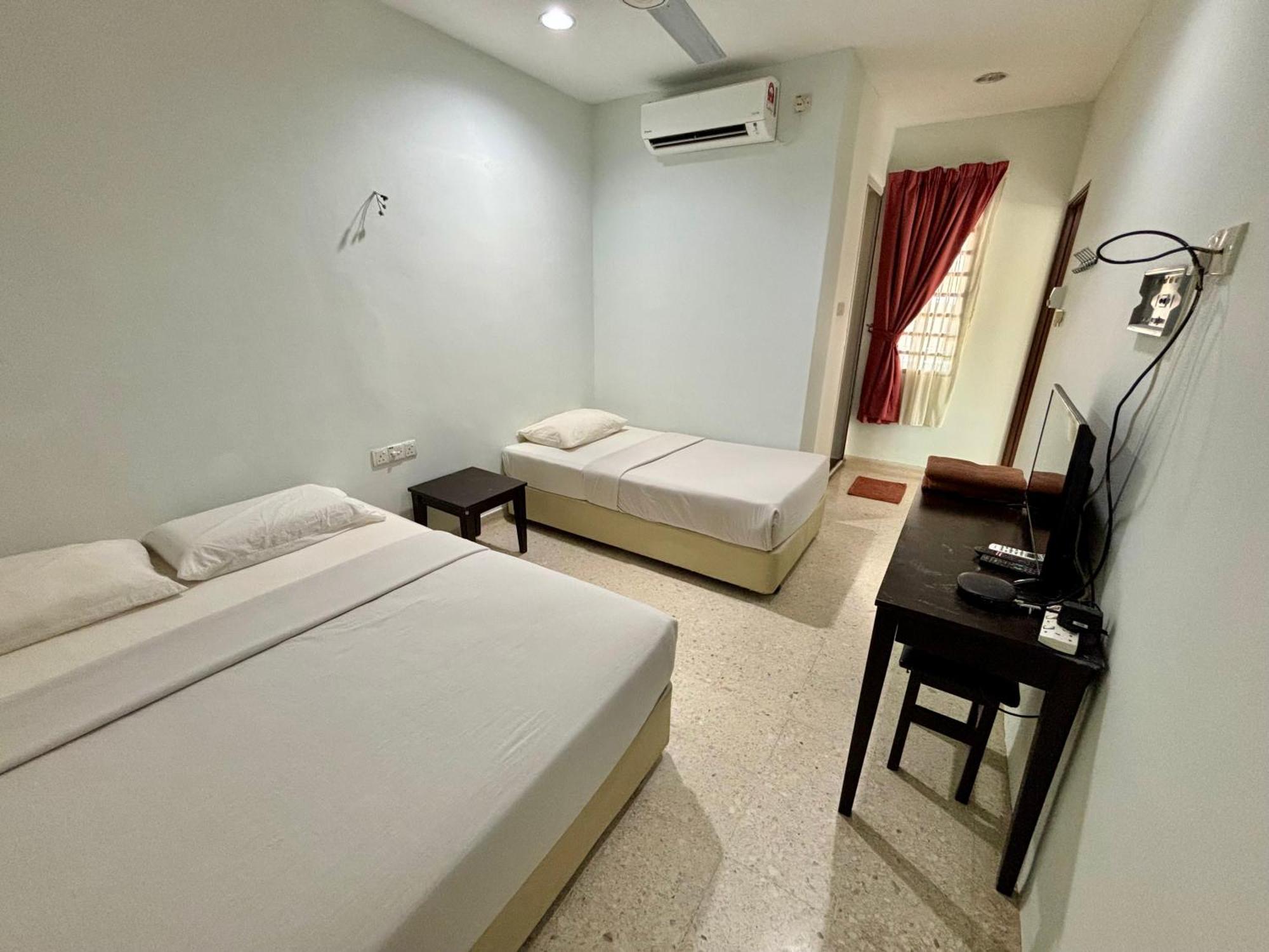 Meng Meng Guesthouse Kuantan Ngoại thất bức ảnh